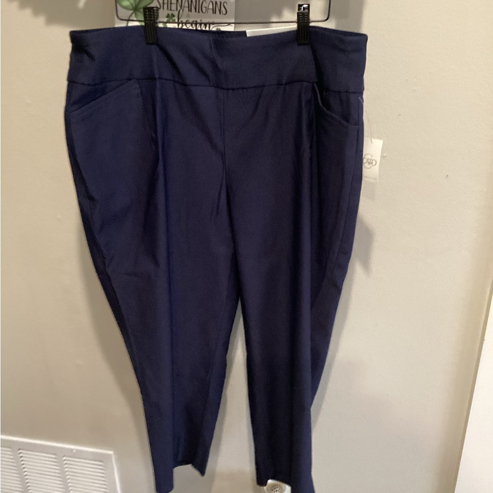 NWT - Cato Navy Blue Ankle/Cropped Pants - Sz 16w!!!